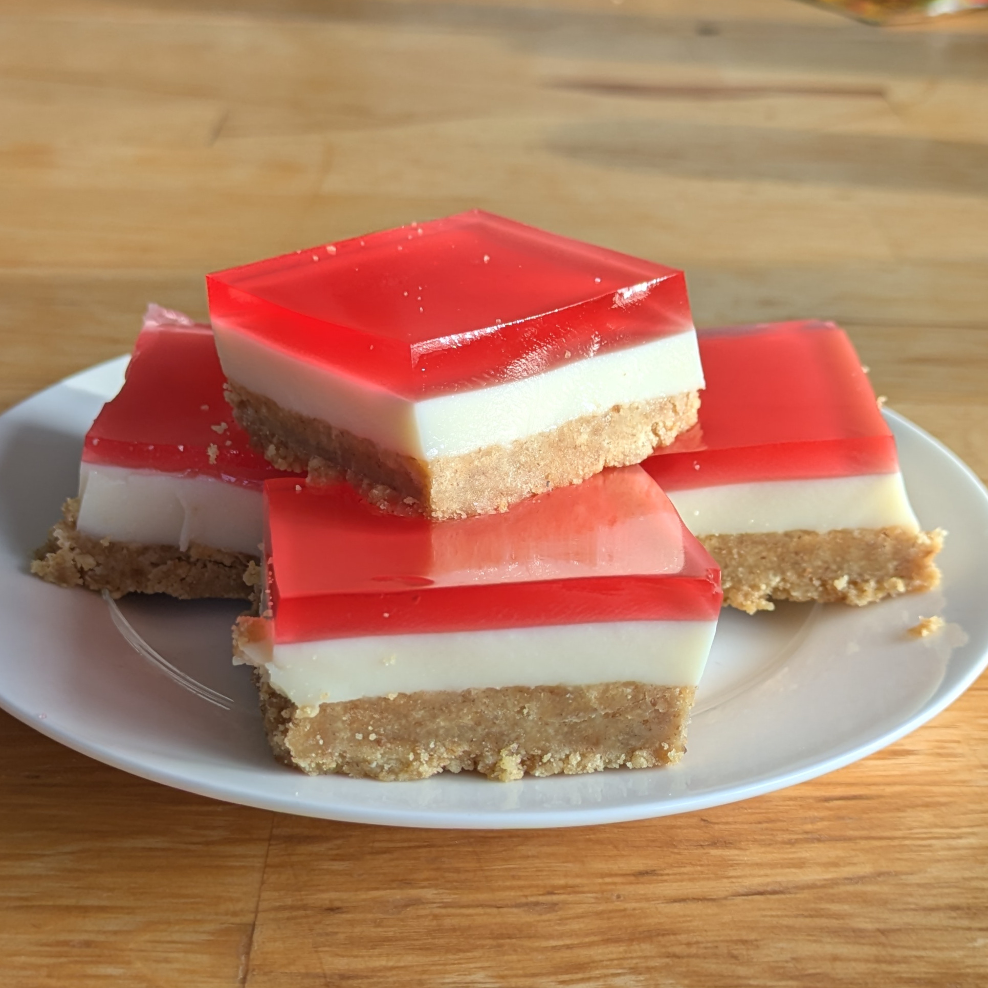 jelly slice traybake recipe