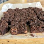 chocolate caramel cookie slice