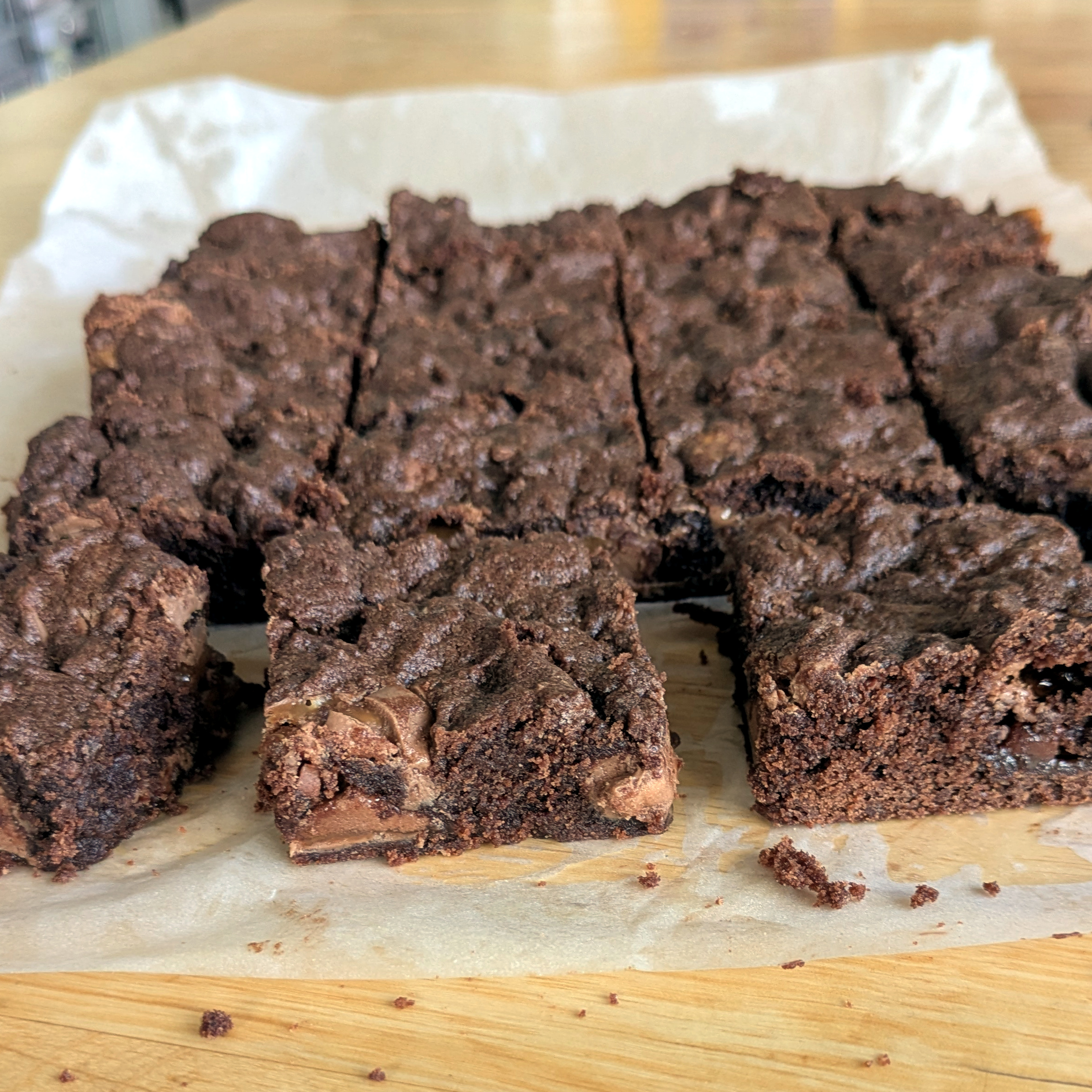 chocolate caramel cookie slice
